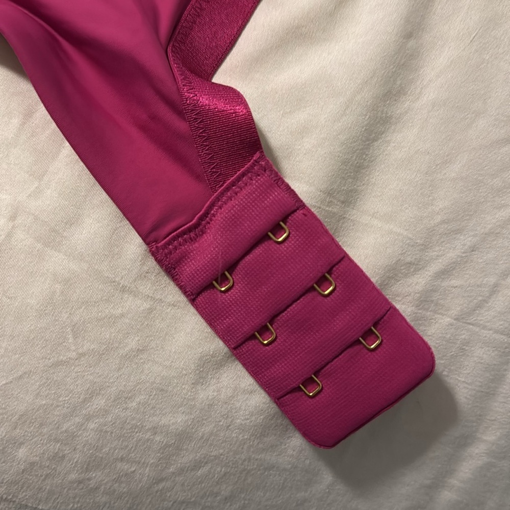 24/7® Classic Uplift Plunge Bra - Picture 3 of 4